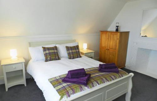 Craegard House - Photo 8