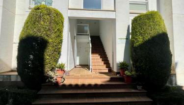 Modern 2 bedroom apartment 5mins from golf course - Foto 3