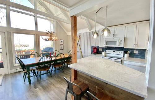 Cozy Charming Ski Chalet Sleeps 11 - Foto 11