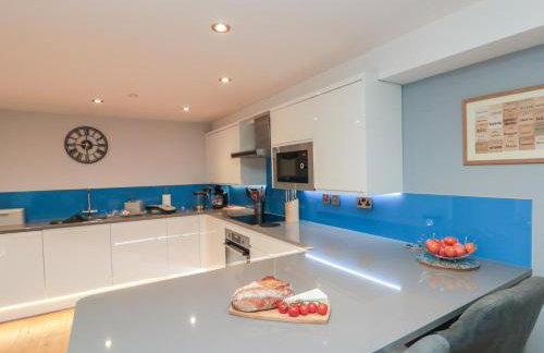 Blue Peter Engine Shed - Photo 7