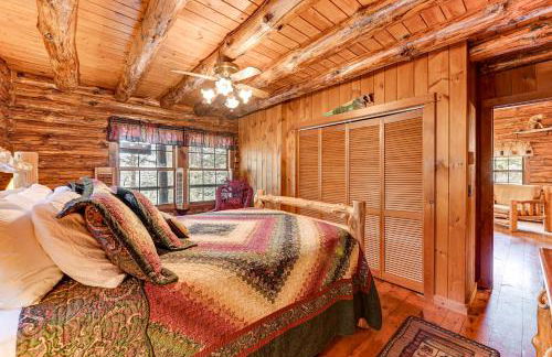 Lake and Beach Access at Lake Luzerne Cabin! - Foto 16