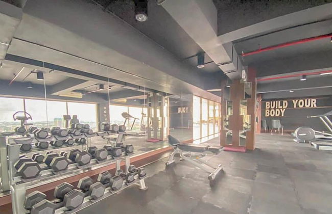 Good Homey Studio Apartment at Warhol (W/R) Residences - Foto 13