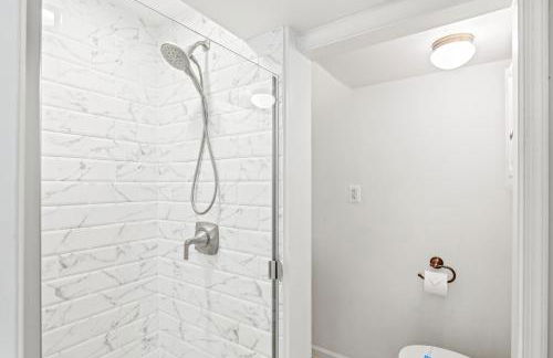 Book Now!- Fenced Yard - BBQ Grill & 4 Tvs -Luxury Getaway -Floyd's Freedom- - Foto 23