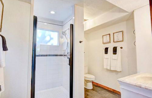 NEW Treehouse at Link Lane 2 Acres w Hot Tub - Foto 40