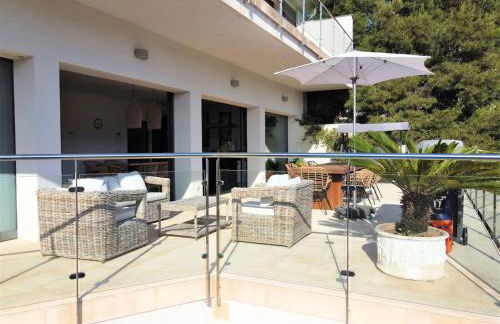 Idyllic 6 bed villa stunning sea view salt pool - Foto 50