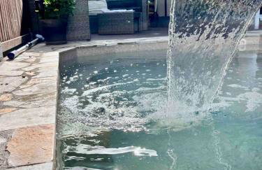 Wohlfühloase mit Pool, Kamin & großer Terrasse - Foto 38