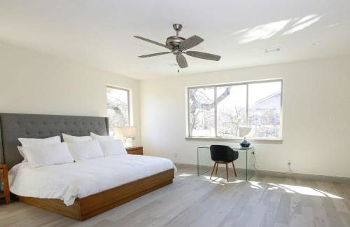 Contemporary, Luxury Retreat on Lake LBJ with Heated Pool - Foto 13