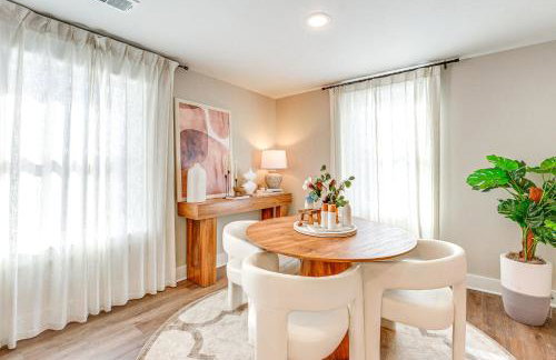 Serene and Updated Escape 1 Mi to Heritage Landing - Foto 6