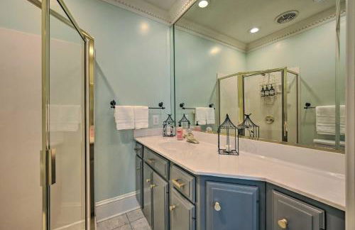 Bright Greensboro Escape about 1 Mi to Downtown - Foto 15