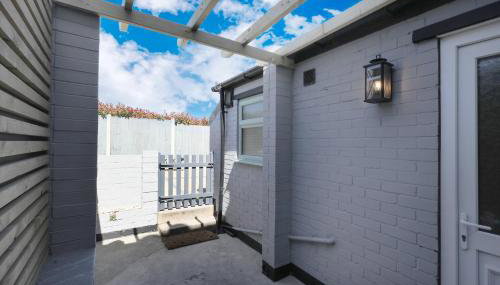 Cosy 2-Bed Home by Pink Flamingo Holdings, Perfect for Business & Groups - Foto 2