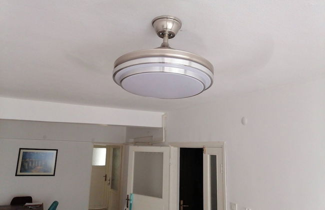 Charming Kadıköy Apartment With City Views - Photo 15