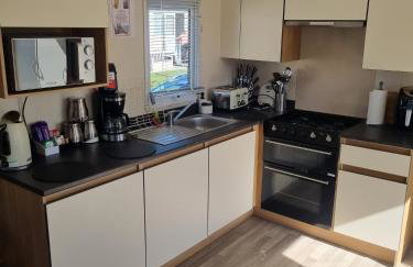 Trecco Bay Porthcawl 2-Bed Caravan Sleeps 6 - Foto 3