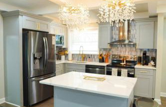 Modern Luxe Retreat -Heart of Chesterfield - Foto 47