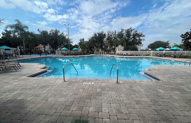 Mickey's Hide Away Screened-in Pool - Foto 29