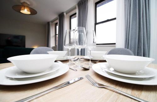 Elegant 2BR w/ Pool Table in Prime Location - Foto 27