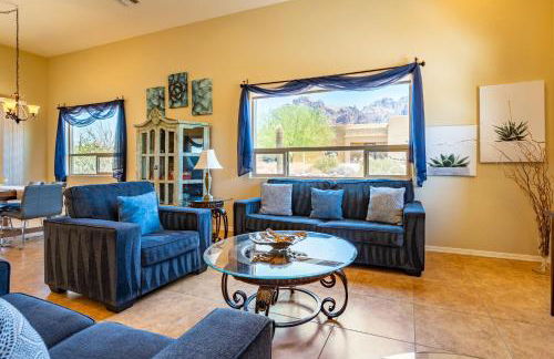 Spacious 3BR Retreat - Mountain Views - Foto 11