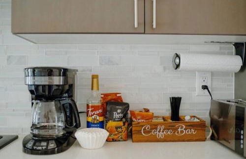 Haven at Greenbridge Close to Airport and Downtown - Foto 16