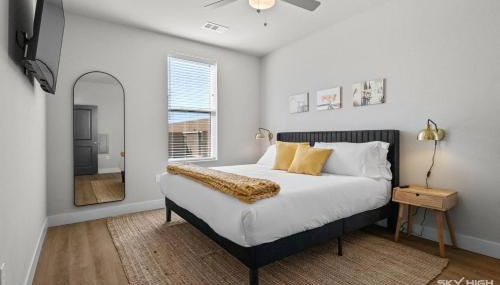 Trails End Here, King Bds, Lux Apt with Gym Access - Foto 2