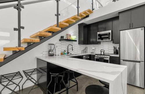 Quantum Tiny Loft at East End Revitalized - Foto 12