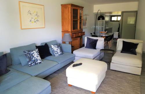 By the Beach - Foto 15