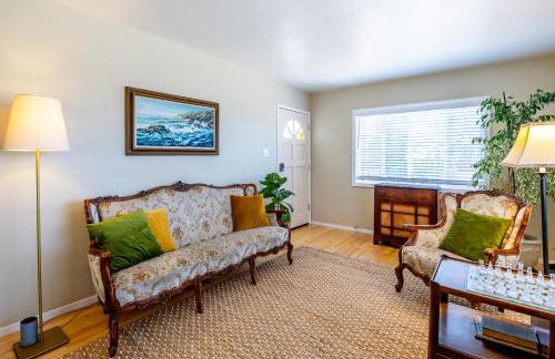 Seaside Garden Escape, A Stroll to the Beach! - Foto 64