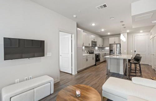 Modern 2BR Poolside Patio Suite in North Austin - Foto 15