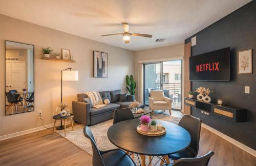 Bright 1BR Uptown Biltmore Gym Pool Parking WD - Foto 2