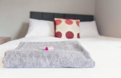 LYNNTON HOUSE Stunning 6 bed Town Centre House ALL with En-Suites Prime Location Tamworth - Foto 44