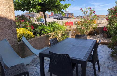 BARCARESA-Villa de Louis piscine vue mer, Lydia et plage - Foto 16