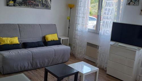 Furnished studio in city center in a quiet neighborhood - Foto 1