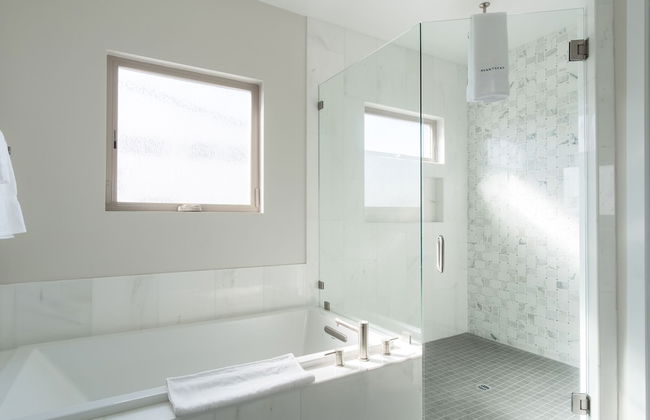 Skyline By Avantstay Modern Beach Retreat w/ Spacious Patio & Rooftop Views - Photo 19