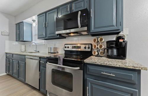 Spacious Retreat - Near IAH Airport & Lake Houston, Sleeps 9 - Foto 2