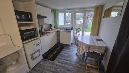 Studio Marmotte, quartier marais, terrasse en rez de jardin, matelas confort - Foto 3