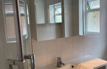 G-Floor Flat with 2 beds, 2 bathrooms, sleeps 4-6 - Foto 20