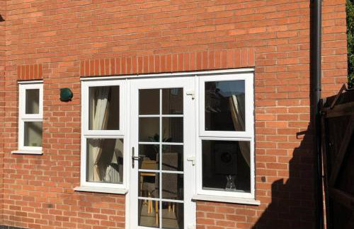 Stylish 3-Bedroom Home with Parking - Foto 20