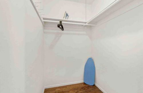 Mid Century Garden View Home Parking - Foto 46