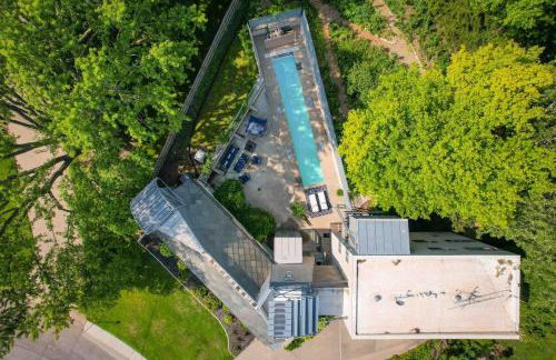 The Architect's Modern Castle - Photo 68