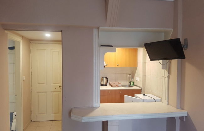 Bristol Hotel & Apartments - Photo 9