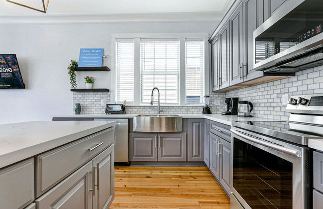 Amazing 4BR w Balcony by Hosteeva - Foto 16