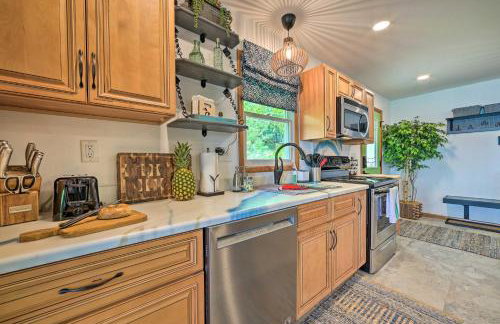 Northern Nights Beachfront Cottage in Kalkaska - Foto 7