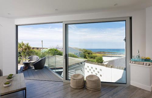 Cliff House - Photo 2