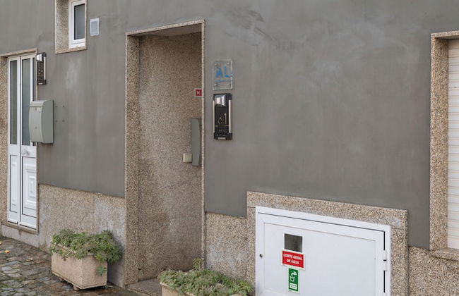 Casas da Petisqueira 61 - Paredes-Oporto - Foto 1