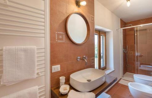 Nice Apartment In Avigliano Umbro - Foto 32