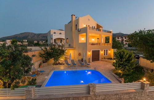 Νikolaos Villa with Private Pool, Playground & BBQ - Foto 1