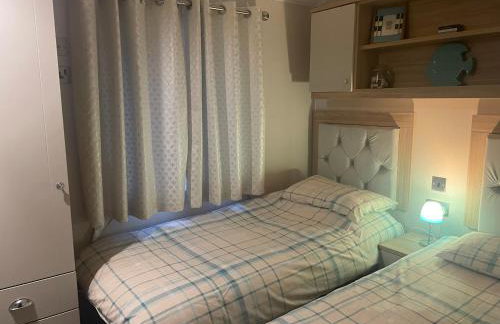 Rockley Park, Poole, Stunning Sea View, Close to Beach - Photo 14