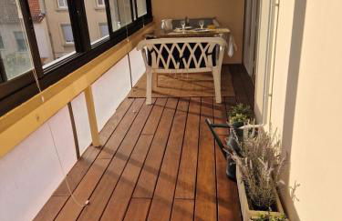 KO T2 avec grand balcon filant, Wifi, Clim à 4 min Remparts - Photo 6