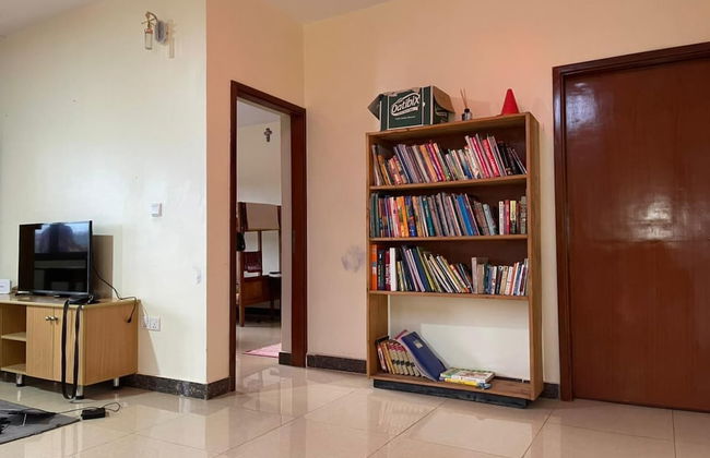 The Mugabi's Spacious Private Room - Foto 31