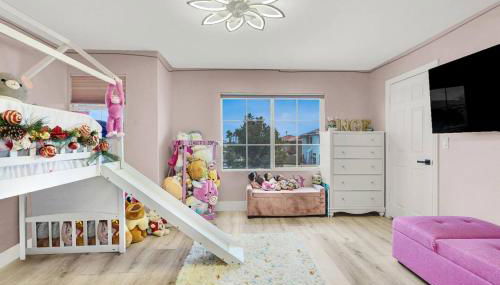 Luxe 5BR Home with Pool BBQNear Strip - Foto 3