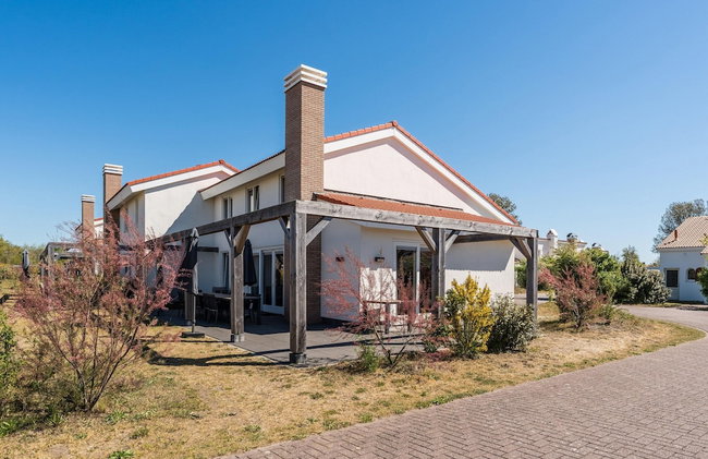 Villa Near Noordwijk Beach - Photo 1