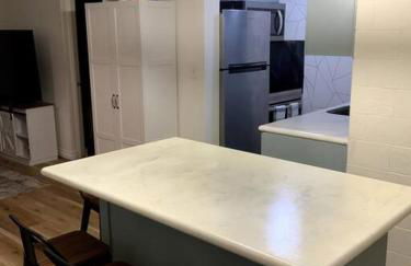 Cozy Centrally-located Condo in Honolulu - 30 day minimum stay - Photo 17